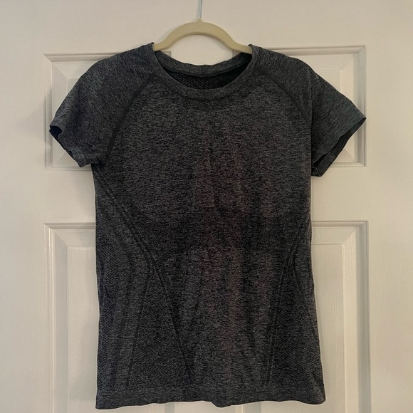 Athleta Momentum Top | Women’s Workout Top | Seamless Top | Size Medium - Picture 3 of 5
